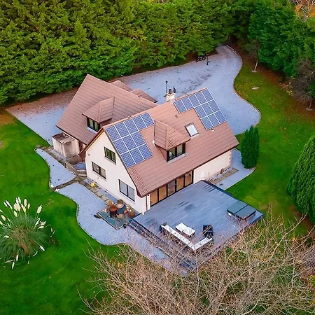 Big Groups-Hot Tub-Fire Pit-Pergola-Huge Garden-Spacious-Dog Friendly Fochabers Exterior photo