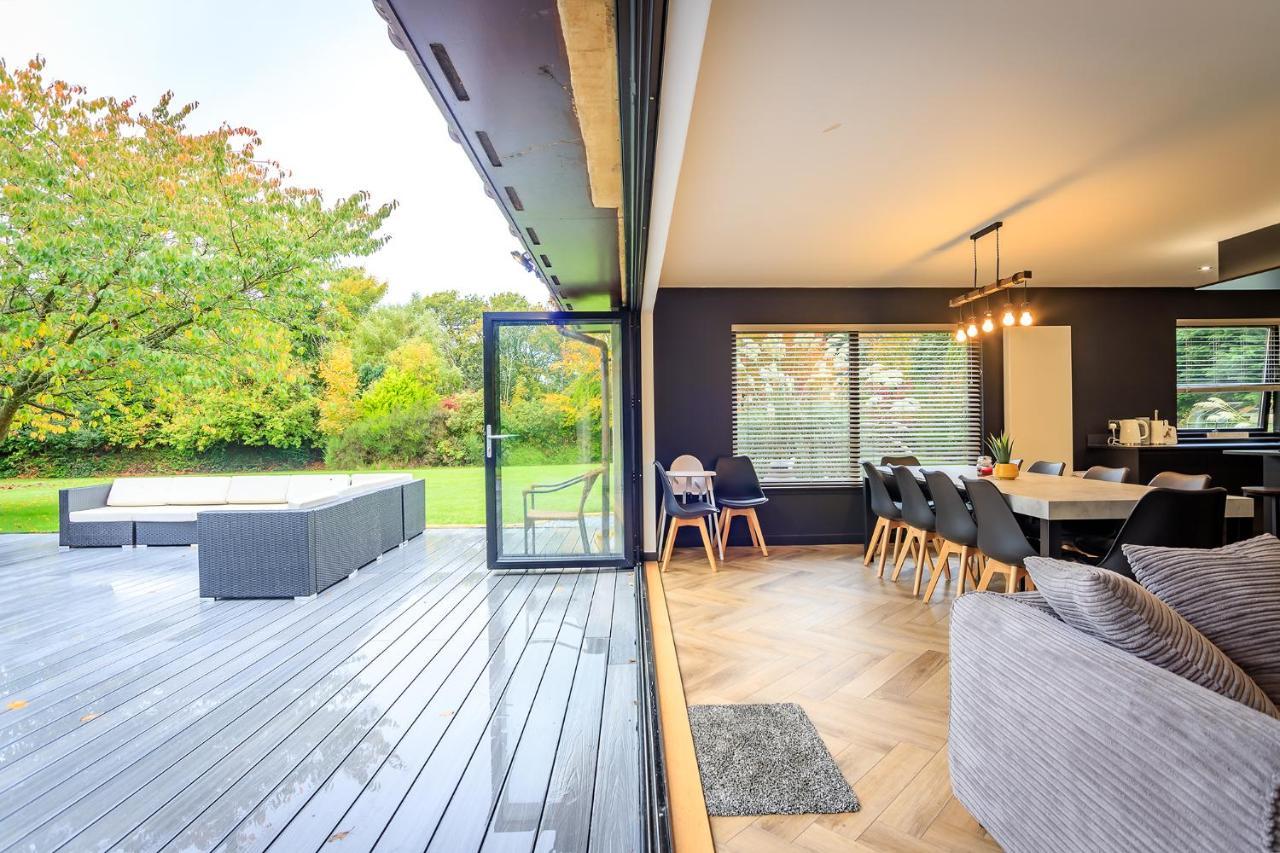 Big Groups-hot Tub-fire Pit-pergola-huge Garden-spacious-dog Friendly
