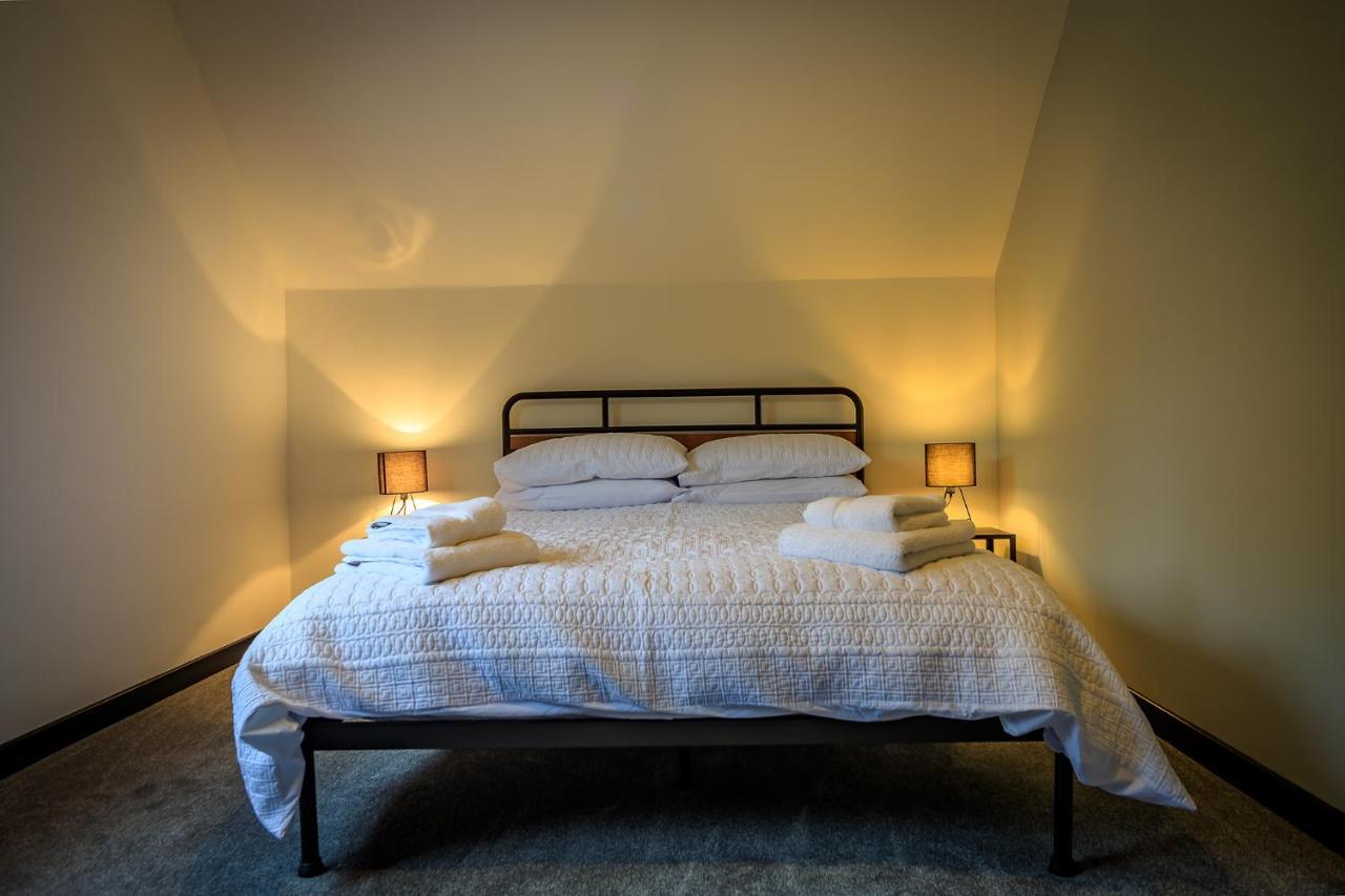 Big Groups-hot Tub-fire Pit-pergola-huge Garden-spacious-dog Friendly Holiday home Fochabers