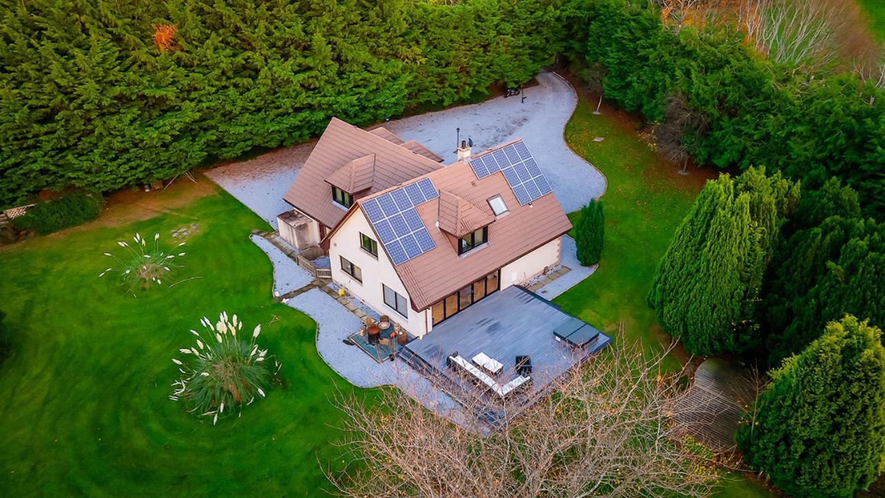 Big Groups-hot Tub-fire Pit-pergola-huge Garden-spacious-dog Friendly * Fochabers