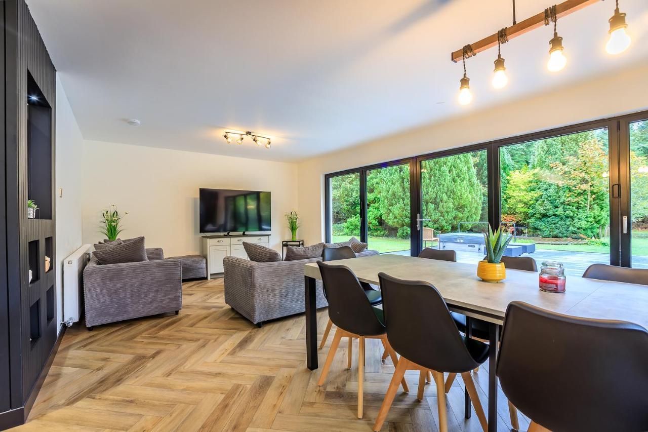 Big Groups-hot Tub-fire Pit-pergola-huge Garden-spacious-dog Friendly Fochabers