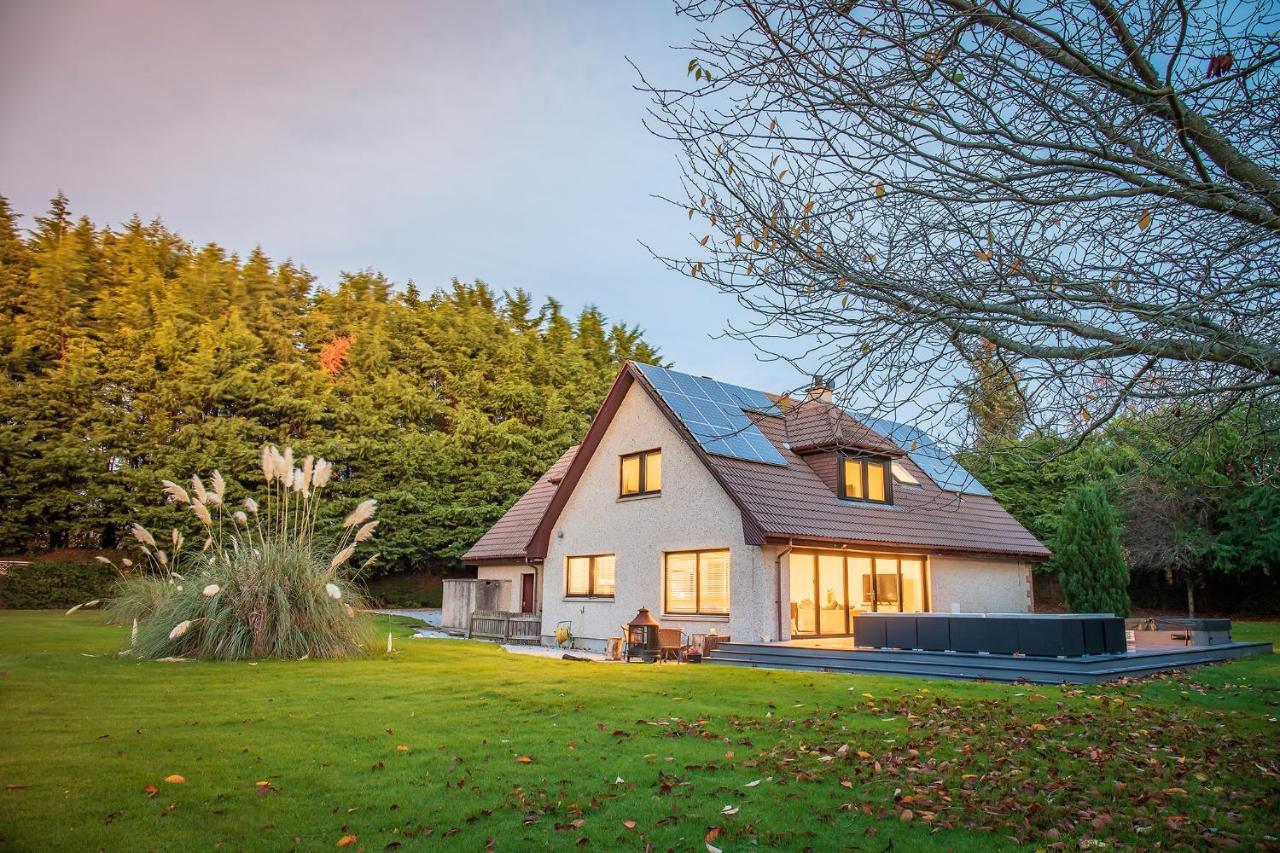 Holiday home Big Groups-hot Tub-fire Pit-pergola-huge Garden-spacious-dog Friendly Fochabers